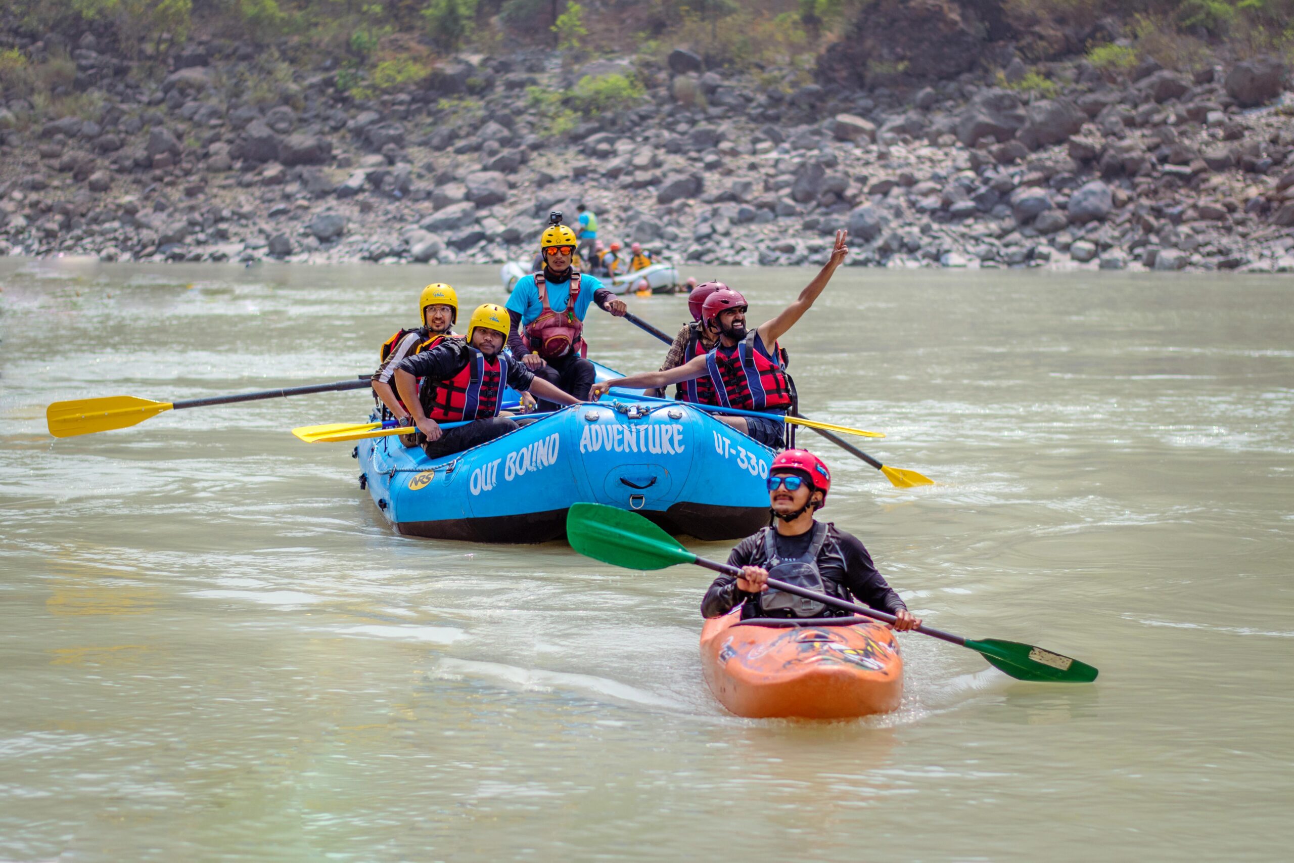 Betwa River rafting rapids close up - India travel guide
